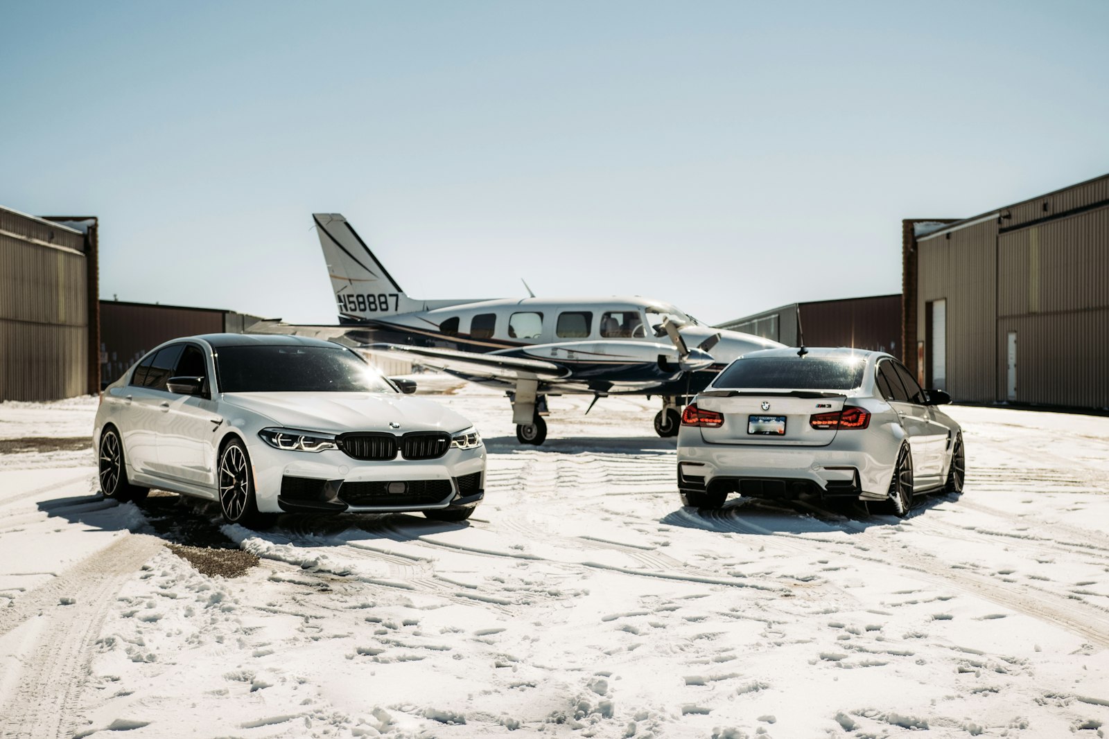Private VIP vehicles used for premium airport transfer service (representative image)